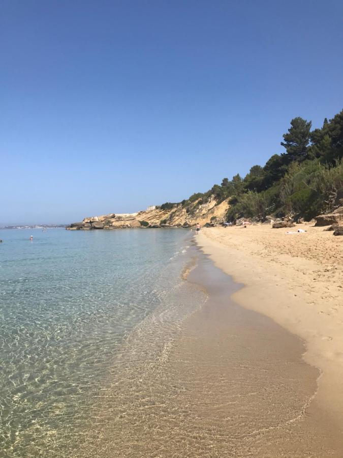 Villaparadiso Beach Front Villa Makris Gialos 阿尔戈斯托利翁 外观 照片